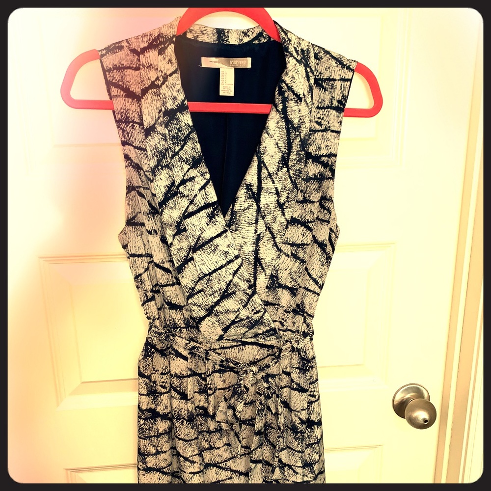 Forever 21 wrap dress sleeveless size M